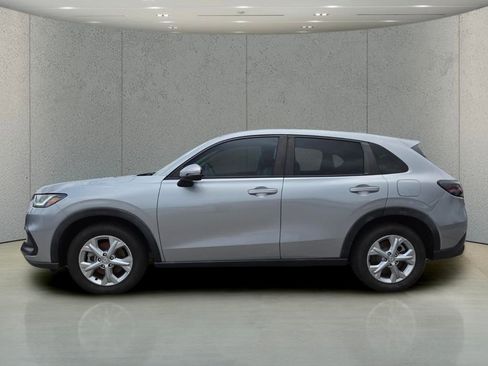 Used 2023 Honda HR-V LX image 6