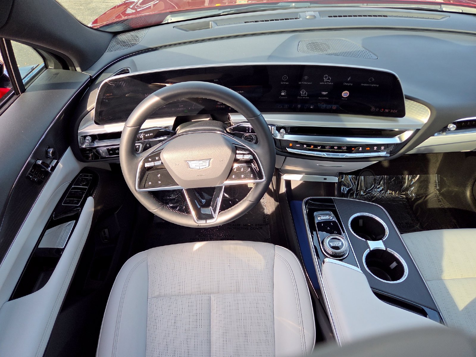 Certified 2024 Cadillac Lyriq Luxury AWD/4WD image 29