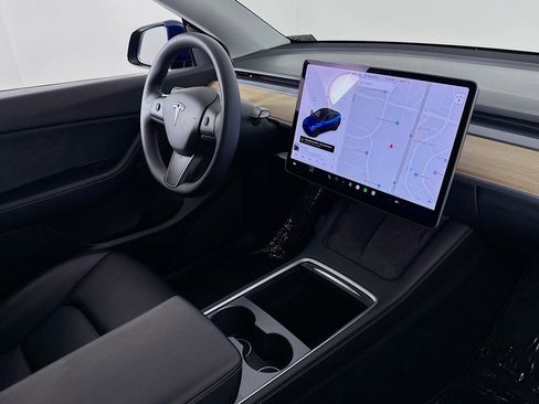 Used 2021 Tesla Model Y Long Range AWD/4WD image 15