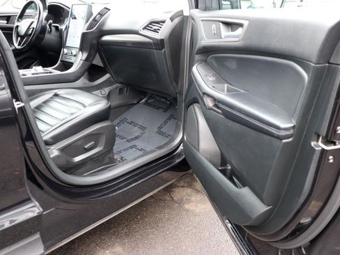 Used 2023 Ford Edge SEL image 15