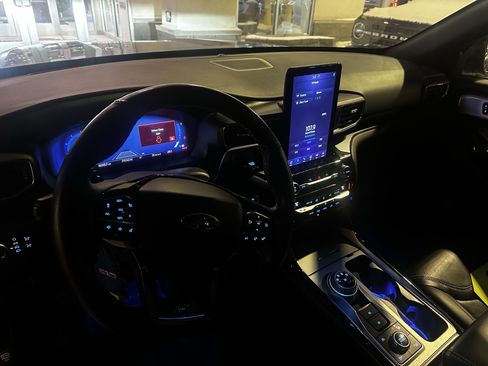 Certified 2021 Ford Explorer ST w/ Equipment Group 401A image 5