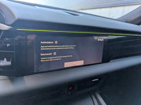 Used 2025 Porsche Macan Electric image 39