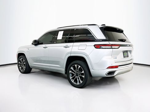 Used 2022 Jeep Grand Cherokee Overland w/ Luxury Tech Group IV image 5