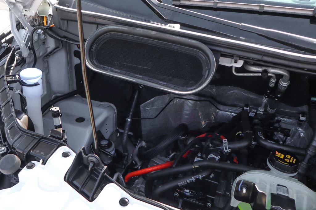 Used 2022 Ford E-Transit Medium Roof RWD image 16