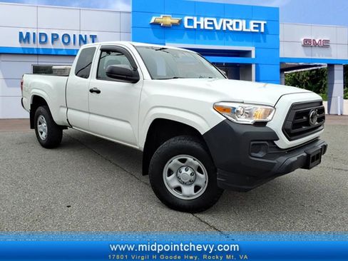 Used 2020 Toyota Tacoma SR image 1
