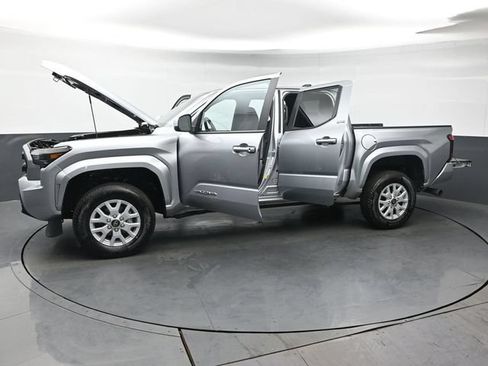 Used 2026 Toyota Tacoma SR5 AWD/4WD image 48