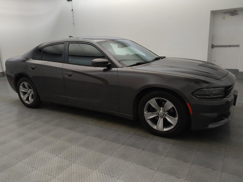Used 2016 Dodge Charger SXT RWD image 11