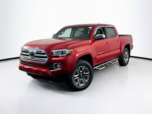 Used 2019 Toyota Tacoma Limited image 1