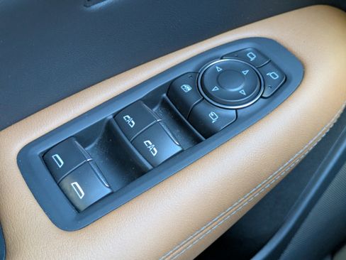 Certified 2024 Cadillac XT5 Premium Luxury w/ LPO, Floor Liner Package image 21