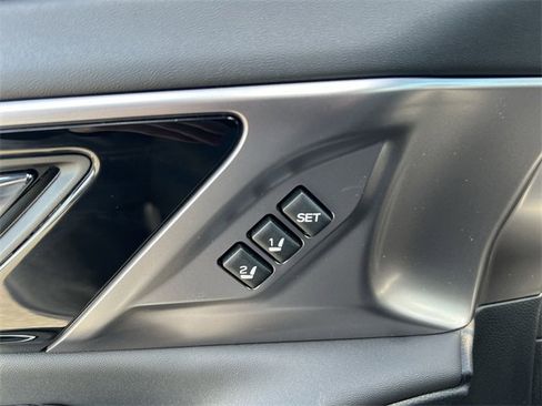 Certified 2025 Subaru Outback Limited image 35