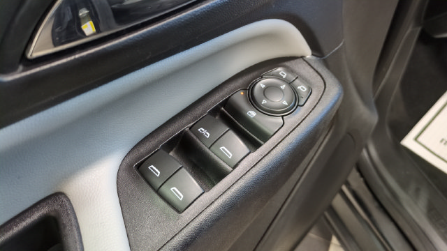 Used 2020 Chevrolet Equinox LS w/ LS Convenience Package FWD image 27