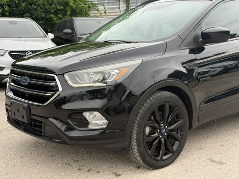 Used 2018 Ford Escape SE w/ SE Sport Appearance Package FWD image 6