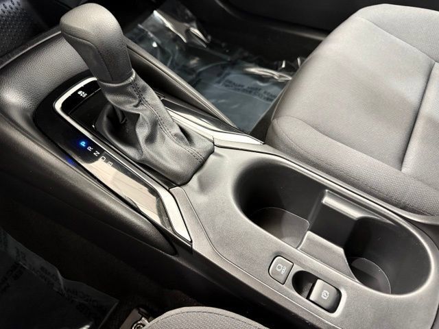 Used 2025 Toyota Corolla LE FWD image 37