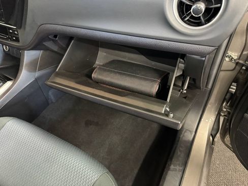 Used 2019 Toyota Corolla LE FWD image 28