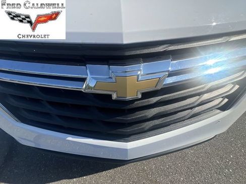 Used 2023 Chevrolet Equinox LS w/ LS Convenience Package FWD image 36