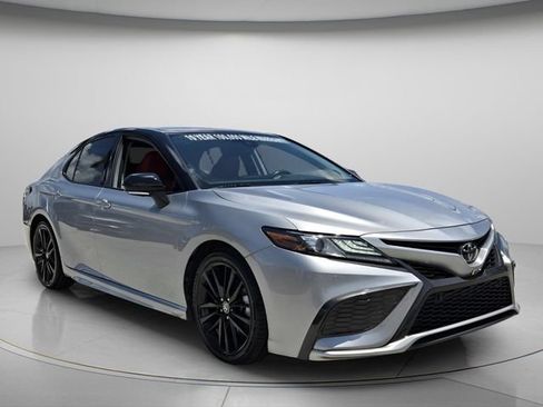 Used 2021 Toyota Camry XSE w/ Navigation Package FWD image 9