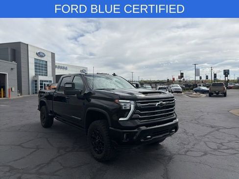 Used 2024 Chevrolet Silverado 2500 High Country w/ Midnight Edition AWD/4WD image 1