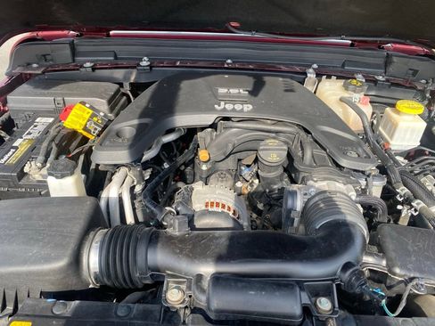 Used 2021 Jeep Gladiator Sport AWD/4WD image 30