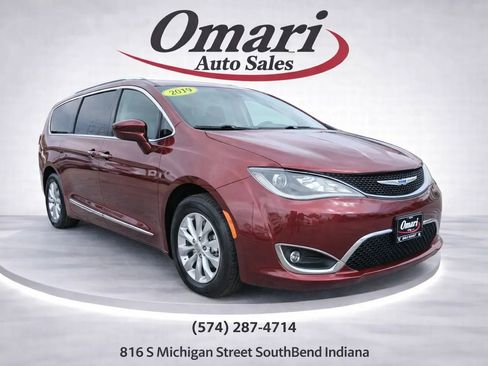 Used 2019 Chrysler Pacifica Touring-L image 1
