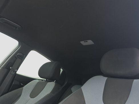 Used 2019 Hyundai Veloster 2.0 FWD image 7