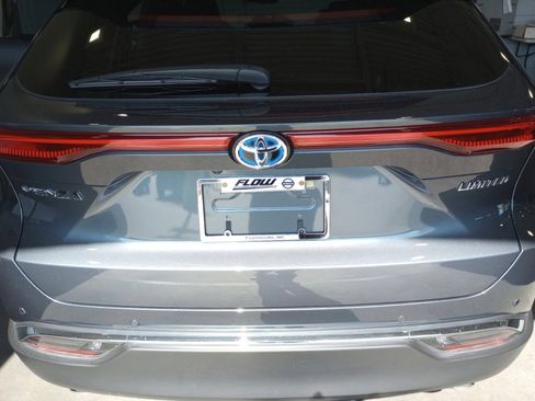 Used 2024 Toyota Venza Limited image 18