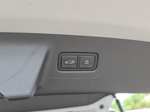 Used 2025 Hyundai Santa Fe SEL FWD image 11