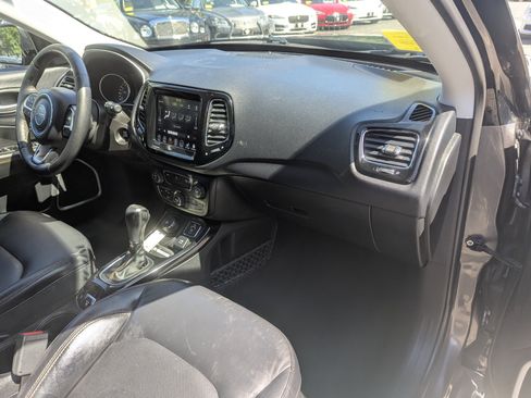 Used 2017 Jeep Compass Limited image 33