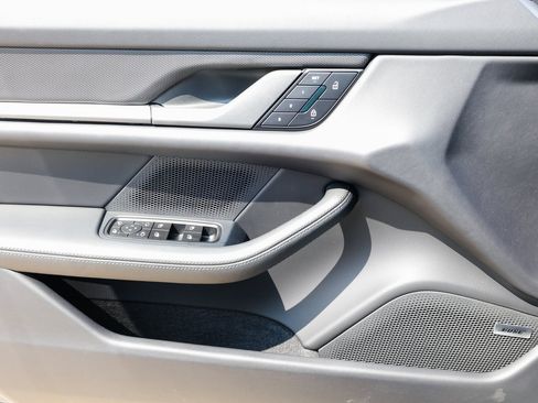 New 2025 Porsche Taycan image 24