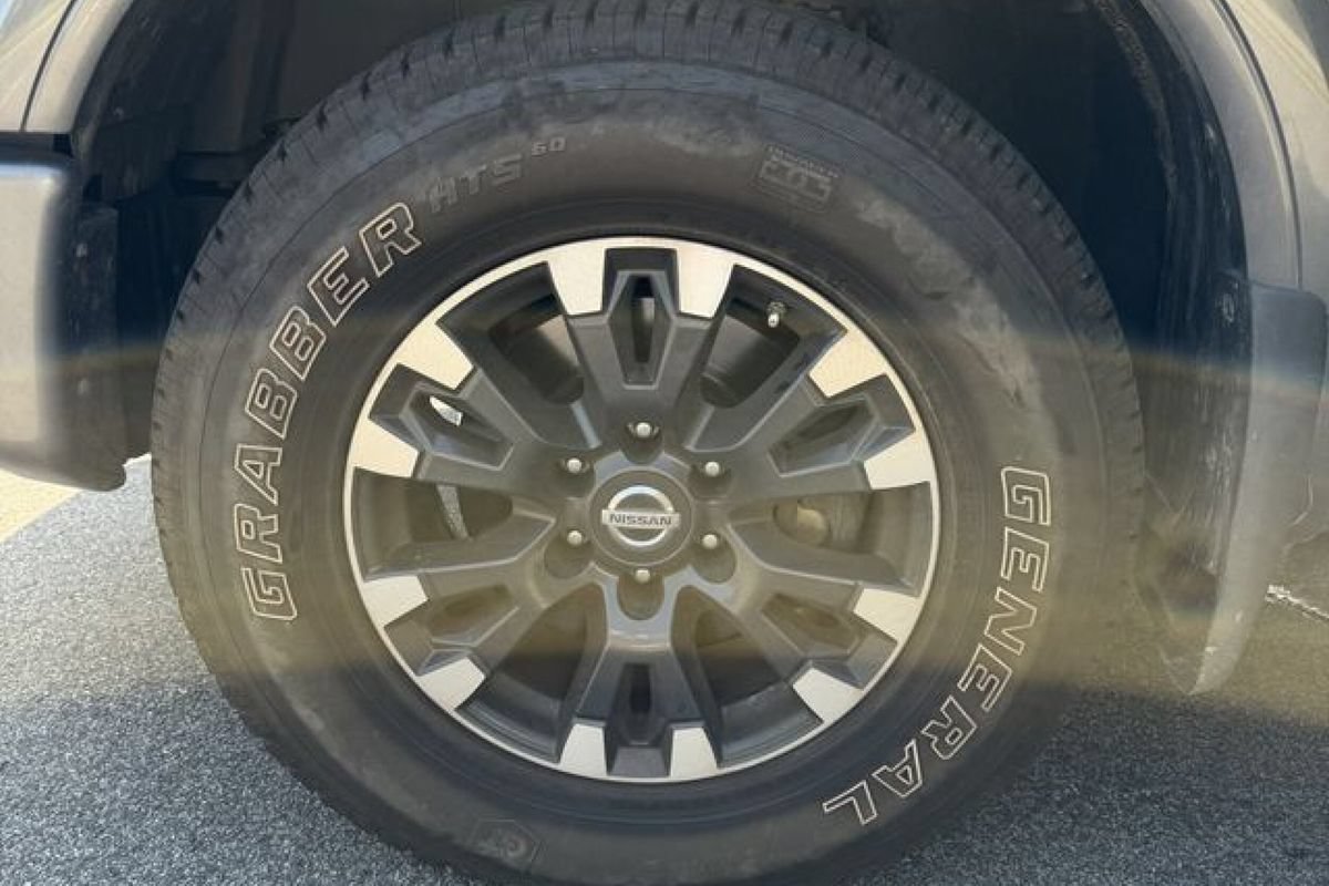 Used 2018 Nissan Titan PRO-4X w/ Pro-4x Convenience Package AWD/4WD image 6