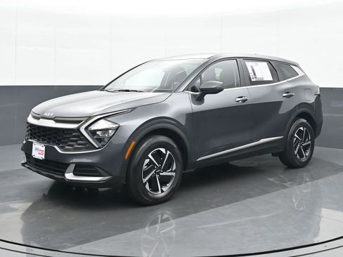 Used 2023 Kia Sportage LX image 2