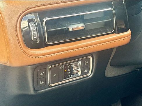 Used 2022 Lincoln Aviator Grand Touring w/ Equipment Group 301A AWD/4WD image 18