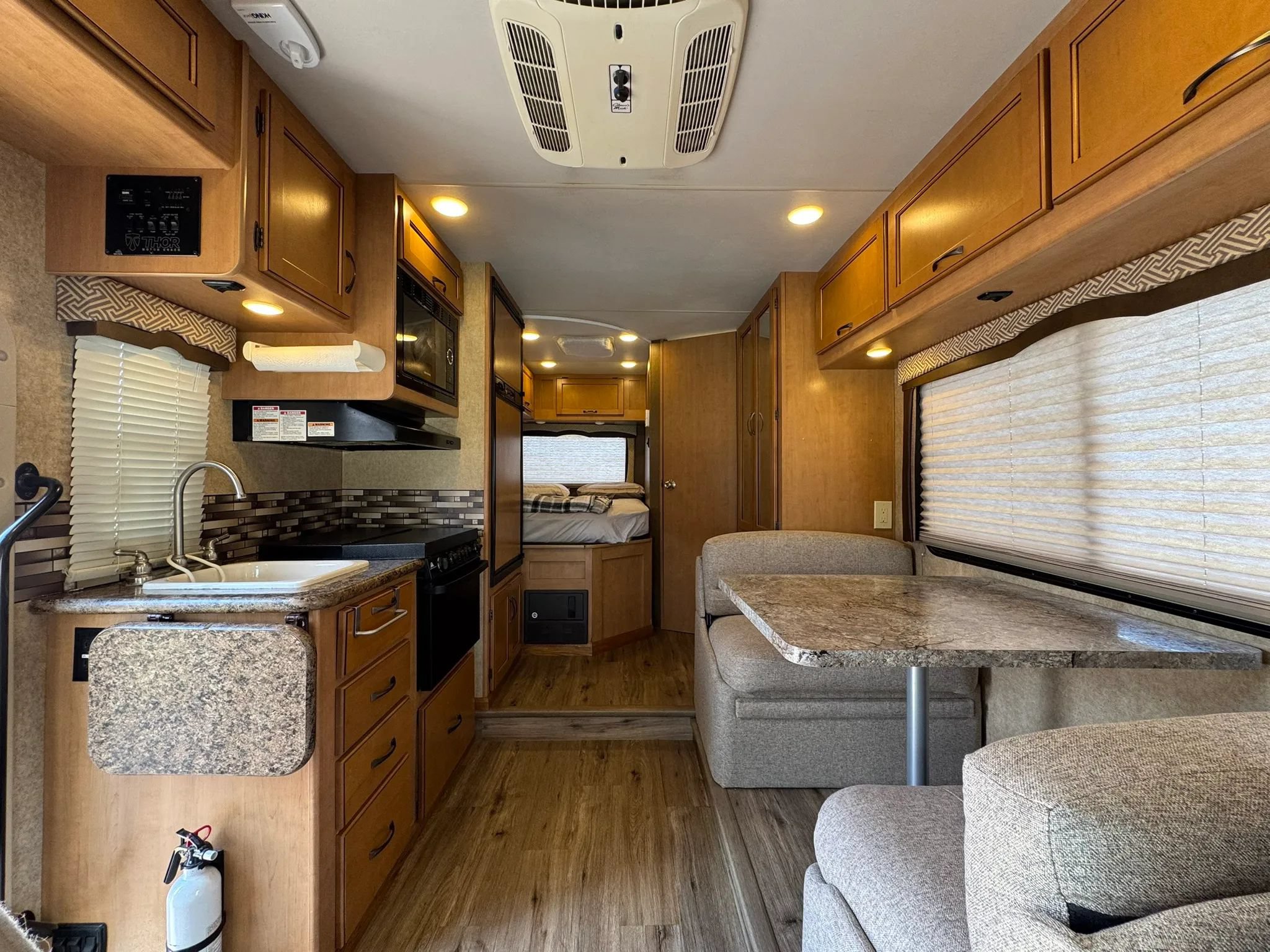 Used 2017 Ford E-450 and Econoline 450 Super Duty w/ Motorhome Prep Package RWD image 39