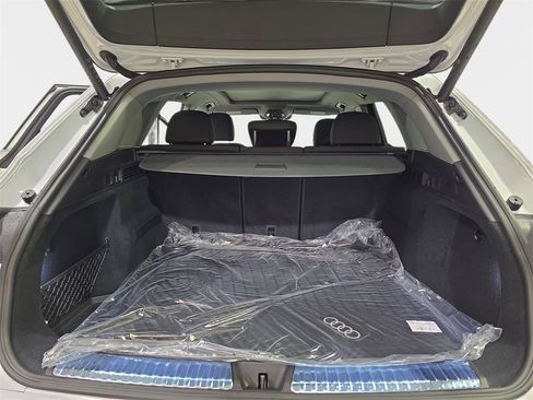 New 2025 Audi Q5 2.0T Premium image 12