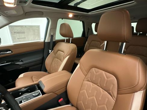 New 2026 Nissan Pathfinder Platinum w/ Cargo Package AWD/4WD image 9