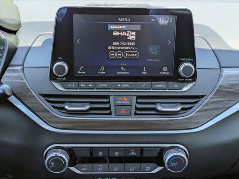 Used 2025 Nissan Altima 2.5 SV FWD image 19