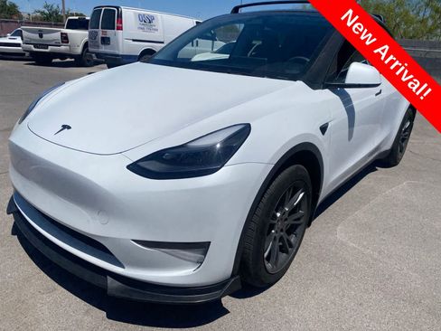 Used 2024 Tesla Model Y 2WD image 1