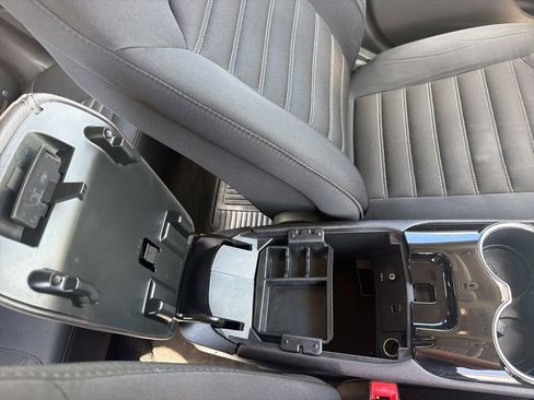 Used 2015 Ford Fusion SE FWD image 39