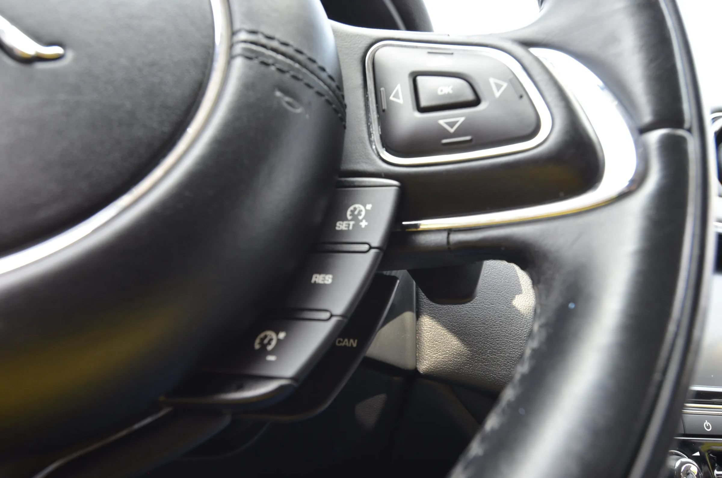 Used 2016 Jaguar XJ R-Sport AWD/4WD image 33