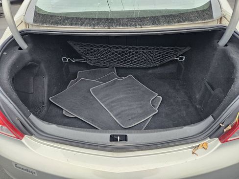 Used 2011 Buick Regal CXL image 16