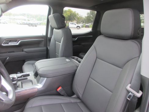 New 2026 GMC Sierra 1500 SLT w/ SLT Premium Plus Package image 14