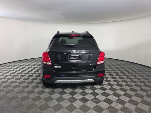 Used 2018 Chevrolet Trax Premier w/ Midnight Edition image 4