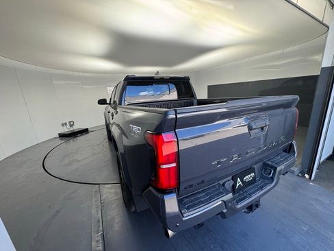Used 2024 Toyota Tacoma TRD Sport w/ TRD Sport Upgrade Package image 3