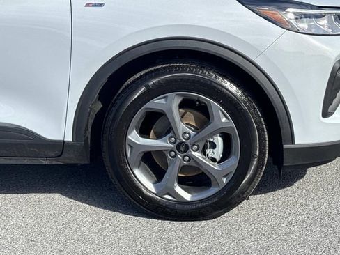 Used 2025 Ford Escape ST-Line w/ Equipment Group 301A image 9