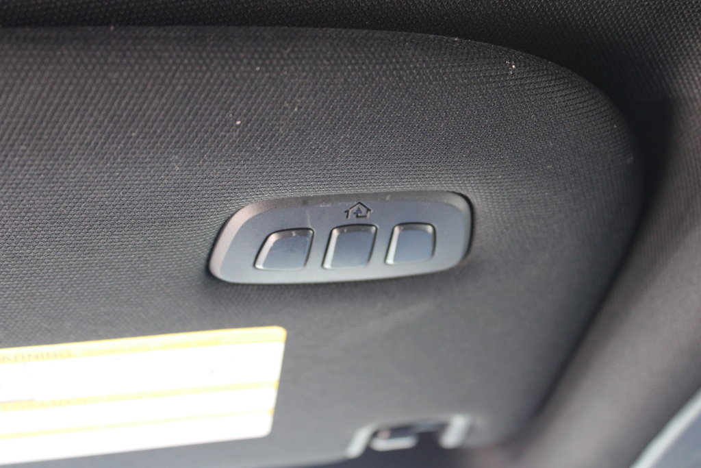 Used 2023 Ford F150 Lightning Platinum AWD/4WD image 18