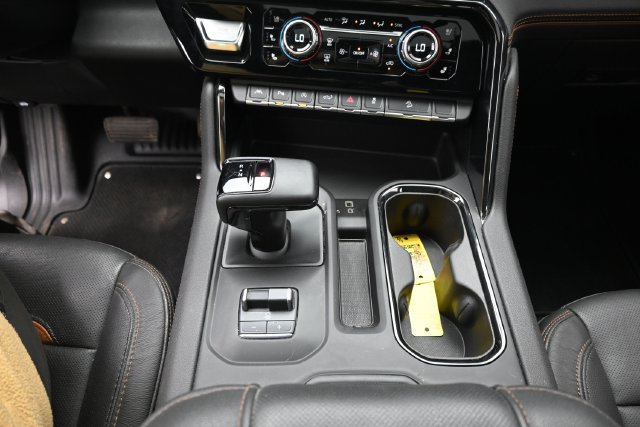 Used 2024 GMC Sierra 1500 AT4 w/ AT4 Preferred Package AWD/4WD image 29