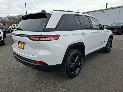 Certified 2023 Jeep Grand Cherokee Altitude AWD/4WD image 6