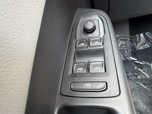 Used 2022 Volkswagen Taos SE w/ Panoramic Sunroof Package image 26