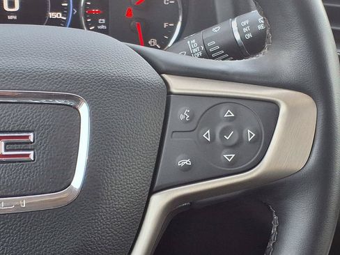 Used 2023 GMC Acadia Denali w/ Denali Technology Package FWD image 17