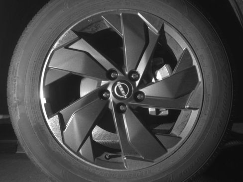 Used 2025 Nissan Rogue SV image 11