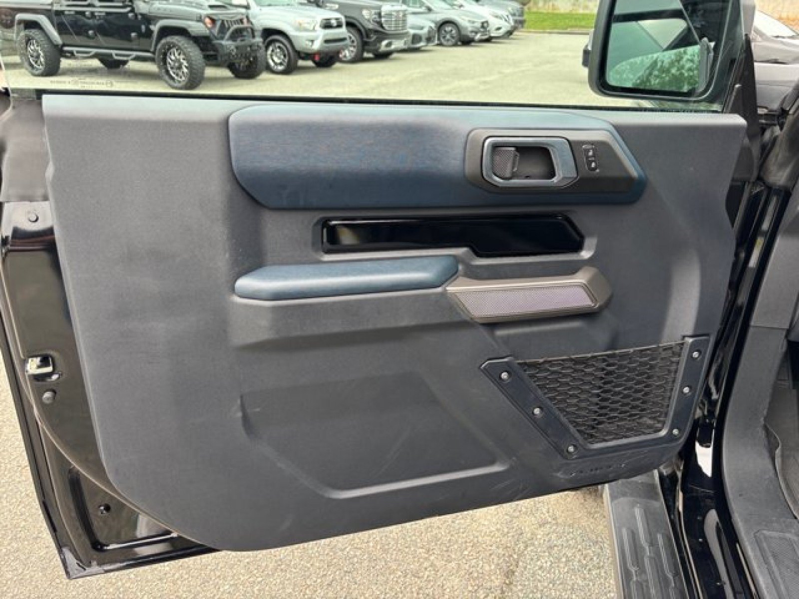 Used 2023 Ford Bronco Outer Banks w/ Sasquatch Package AWD/4WD image 19